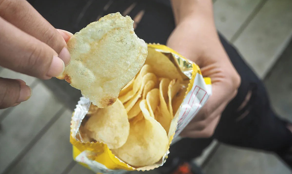 bolsas de pl&aacute;stico de las patatas fritas reciclables