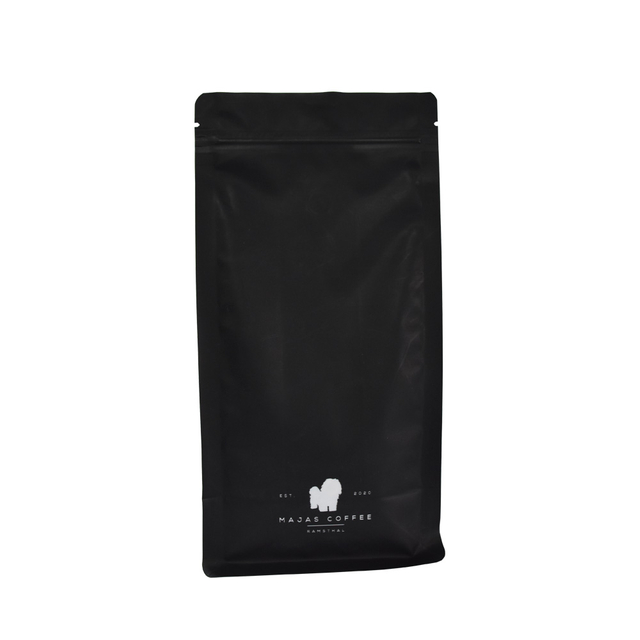 Bolsa de fondo plano reciclable negra mate respetuosa con el medio ambiente de tamaño personalizado para café y té orgánicos